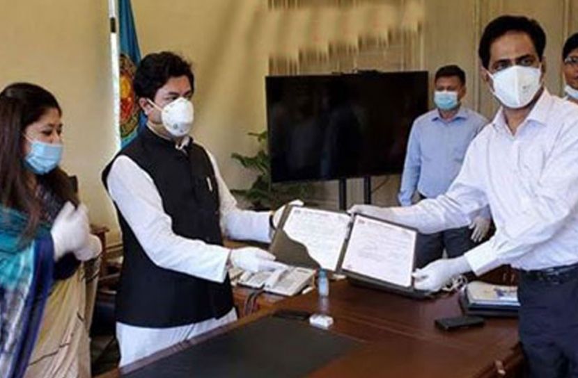 মেয়র হিসেবে দায়িত্ব গ্রহণ করলেন তাপস