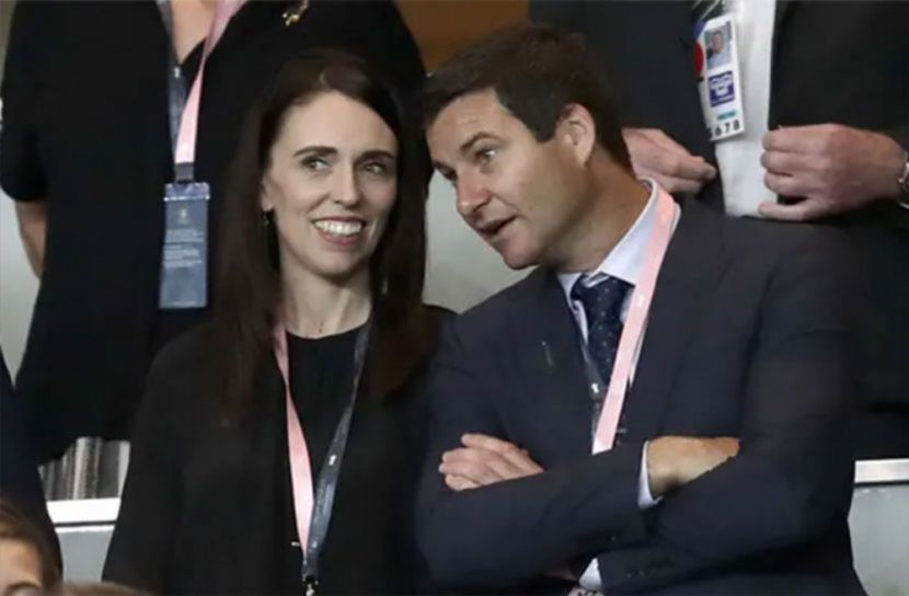 প্রধানমন্ত্রী হয়েও ক্যাফেতে ঢুকতে পারলেন না জাসিন্ডা!