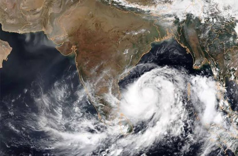 আম্পান মোকাবিলায় মাঠে ২ হাজার টিম