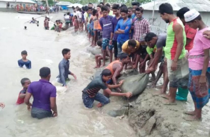 শ্যামনগর বাঁধের ভাঙন ক্রমশ বড় হচ্ছে