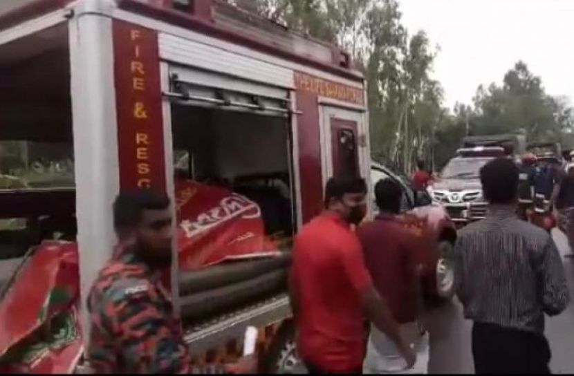 রড বোঝাই ট্রাক উল্টে গিয়ে ১৩ জনের প্রাণহানি