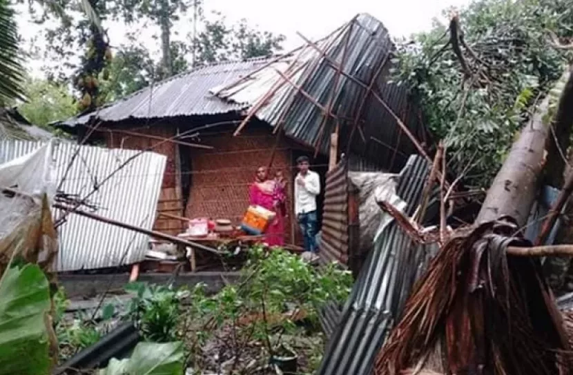 ১০ মিনিটের ঝড়ে লন্ডভন্ড ঈদের সকাল!