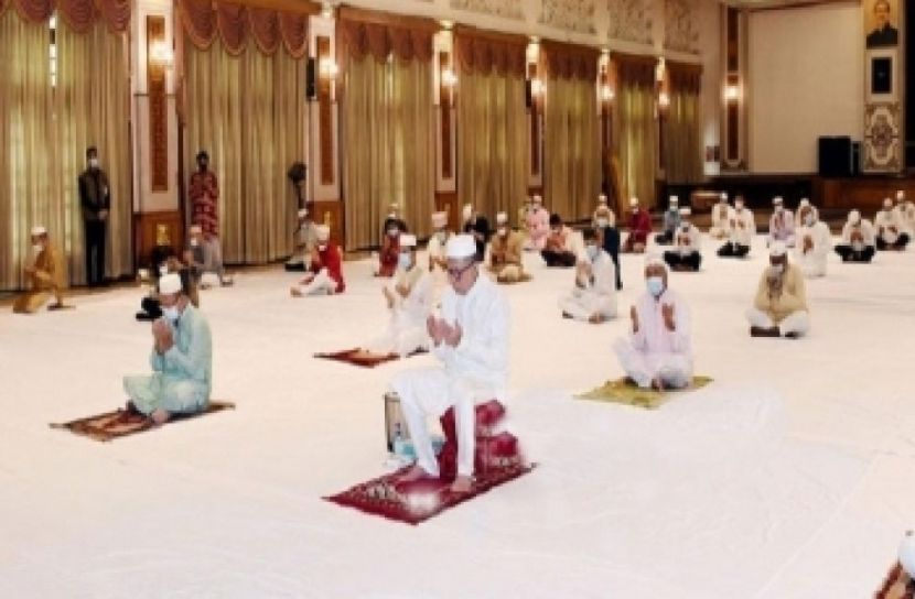 বঙ্গভবনে রাষ্ট্রপতির ঈদের নামাজ আদায়