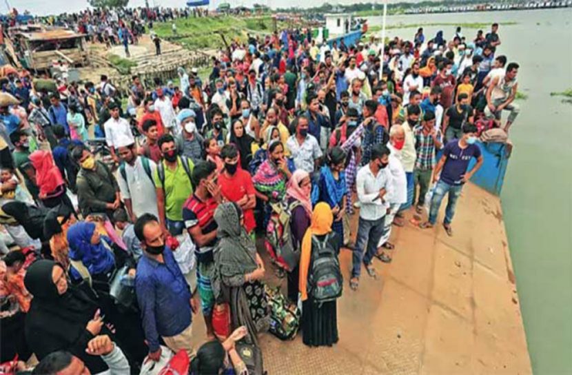 ঈদ শেষেও ঢাকা ছাড়ছে হাজার হাজার মানুষ