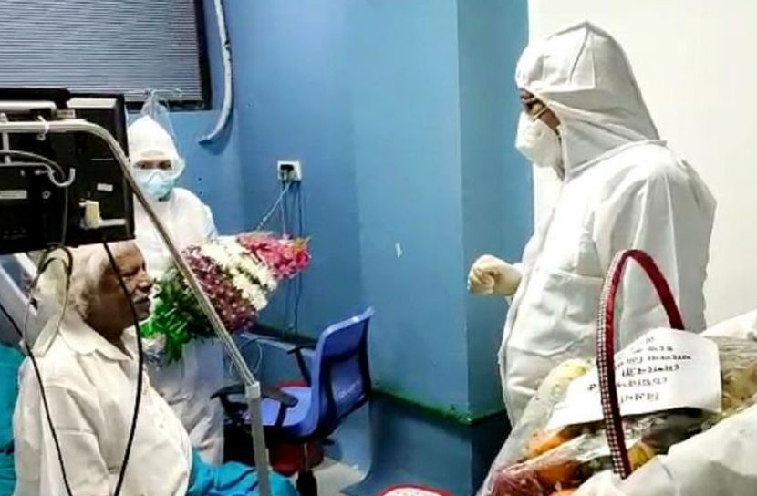 দ্বিতীয়বারের মতো প্লাজমা নিলেন ডা. জাফরুল্লাহ চৌধুরী