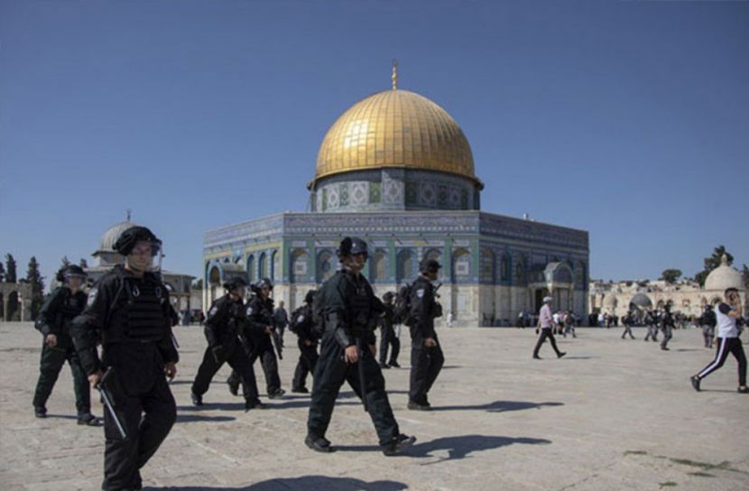 খুলে দেওয়া হয়েছে আল-আকসা মসজিদ