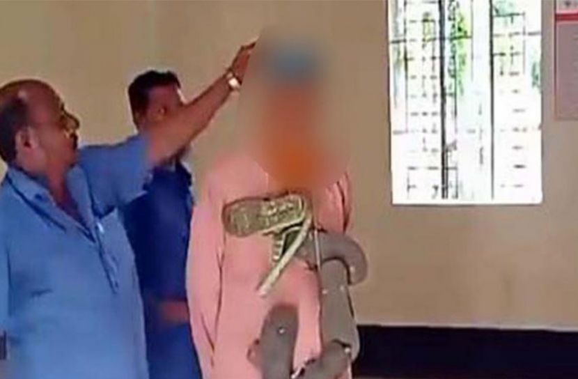 মাদ্রাসা শিক্ষকের গলায় জুতার মালা!