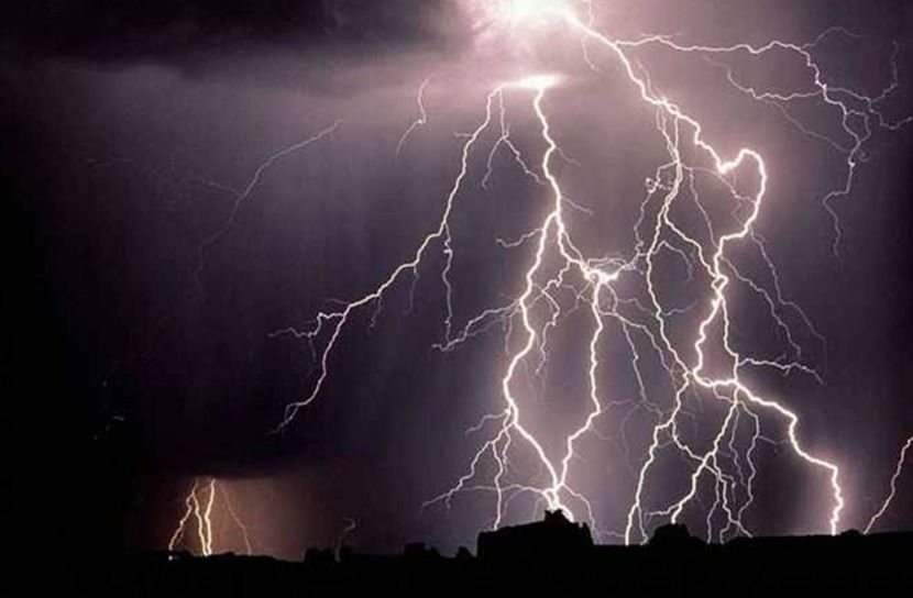 সারাদেশে বজ্রপাতে ১৬ জনের মৃত্যু