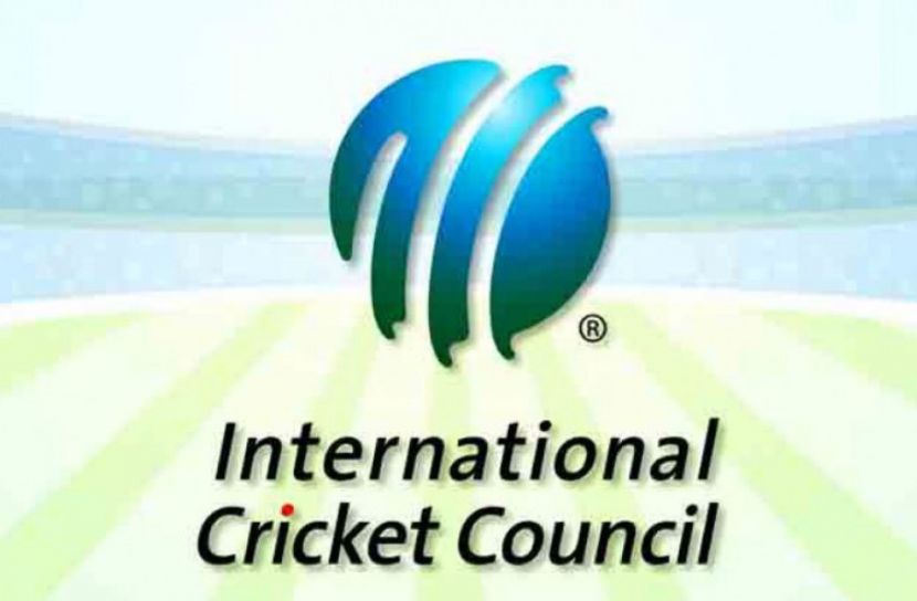 বলে থুতু লাগালেই জরিমানা ৫ রান!