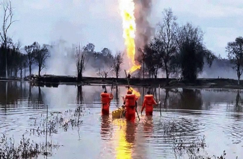 আসামে গ্যাসকূপে আগুন, নিহত ২