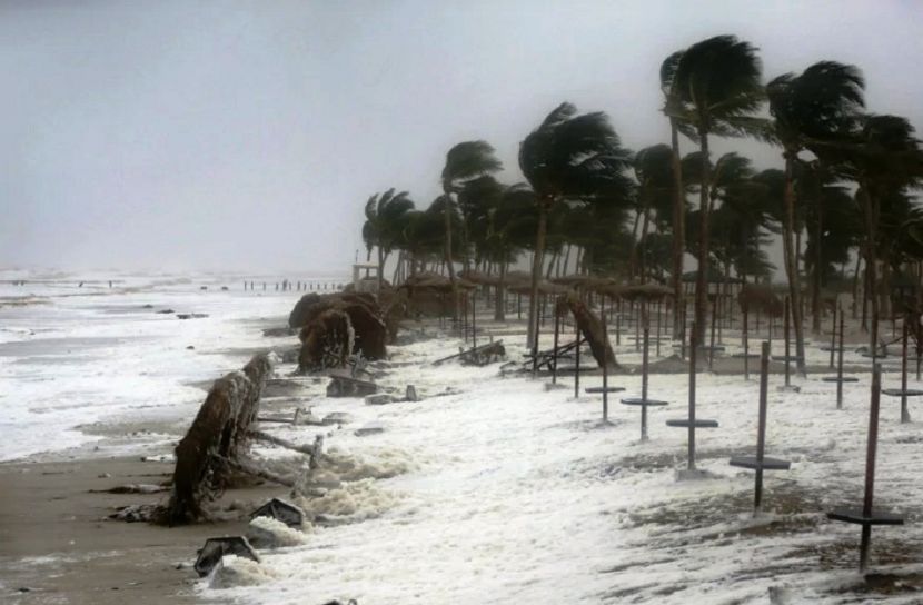 ঝড়ের সম্ভাবনা, সমুদ্রবন্দরে সতর্ক সংকেত