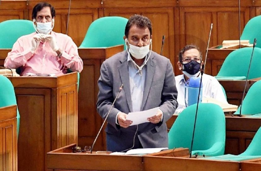 বাজেটে অর্থ পাচারে ৫০ শতাংশ কর!