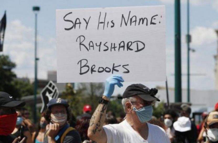 যুক্তরাষ্ট্রে আবারও পুলিশের গুলিতে কৃষ্ণাঙ্গের মৃত্যু