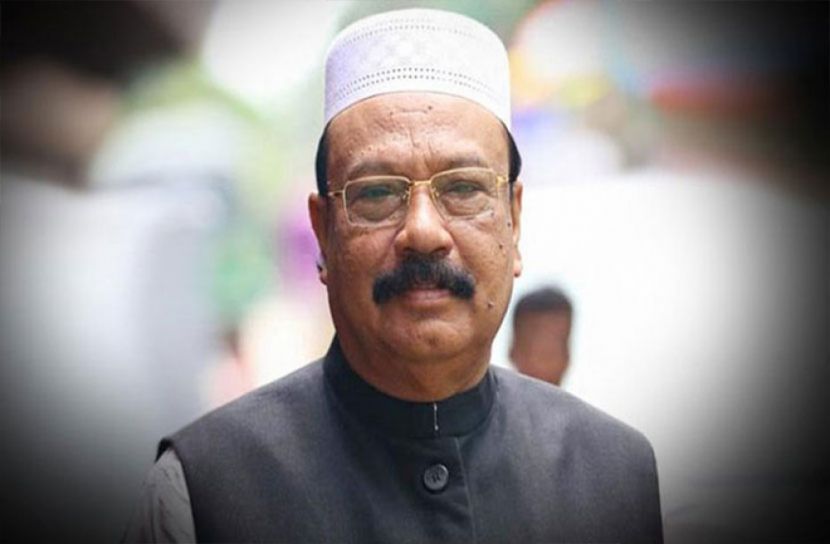 মা-বাবার পাশে শায়িত কামরান