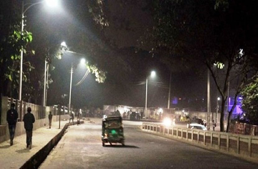 রাত ৮টা থেকে সকাল ৬টা পর্যন্ত বের হওয়া নিষেধ