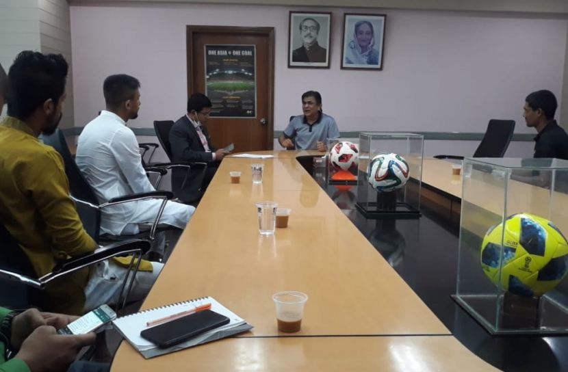 ফুটবলারদের সালাহউদ্দিনের উপদেশ