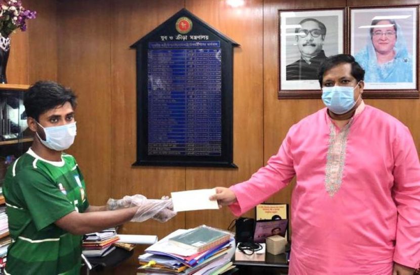 যুব ও ক্রীড়া প্রতিমন্ত্রীর মানবিক সহায়তা