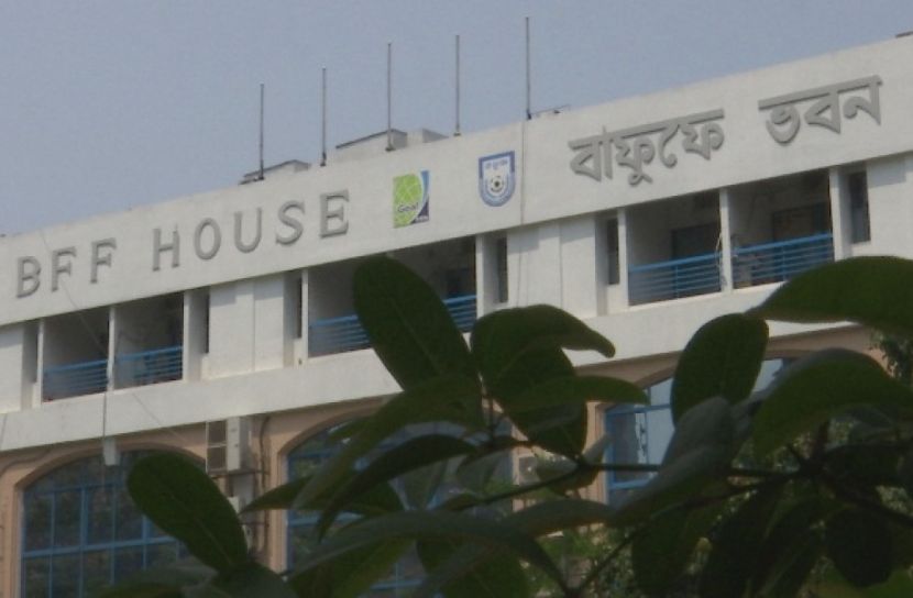 দেশে ফিরছে ফুটবল