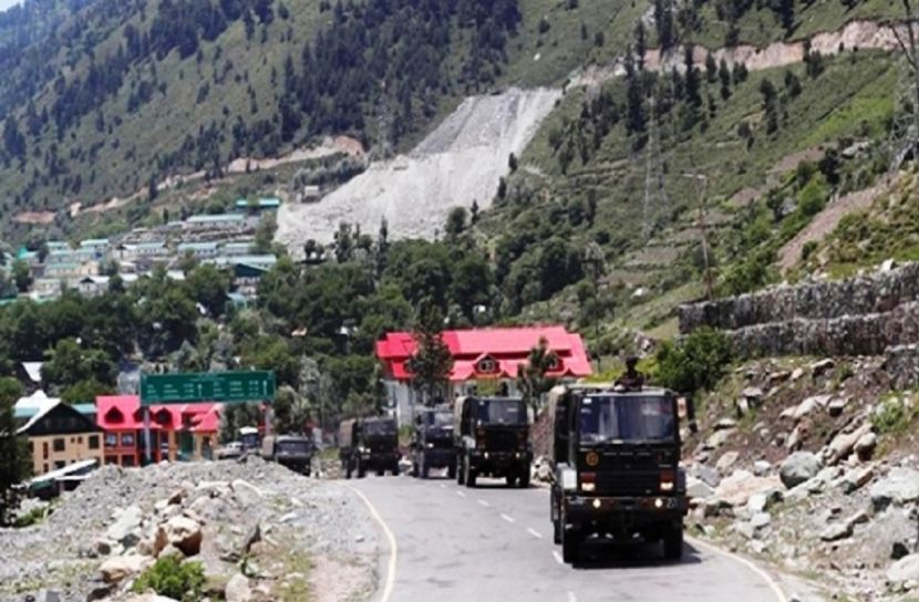 সীমান্তে চীনের সামরিক গাড়ি মোতায়েন