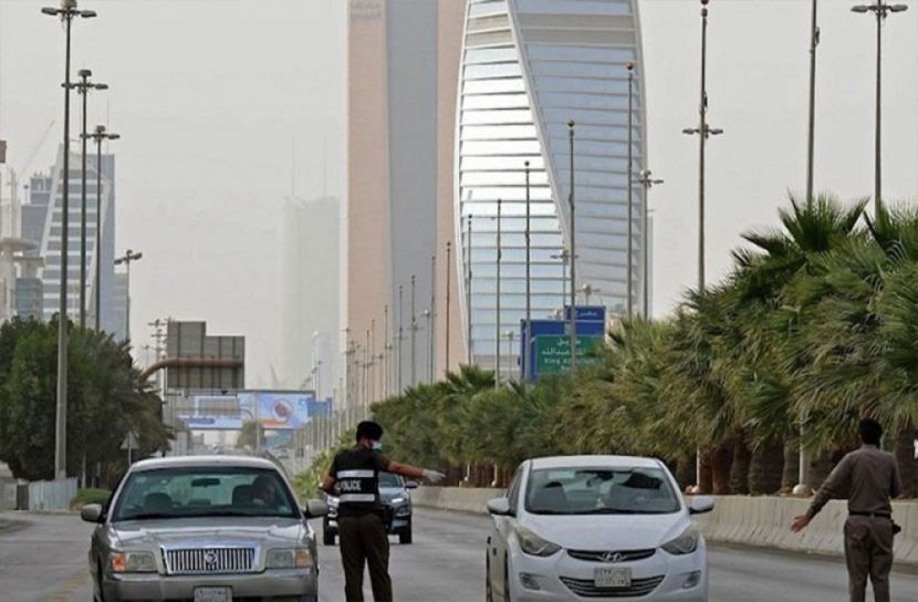 সৌদি, আরব, তুলে, নিয়েছে, কারফিউ,