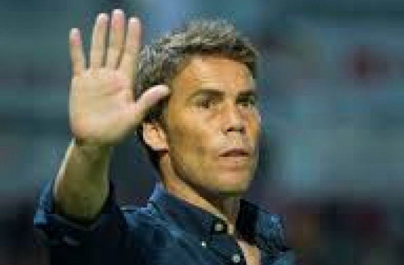 কোচ রুবি ছাটাই