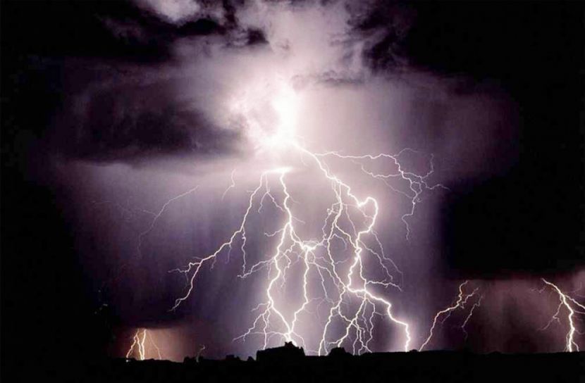 বজ্রাঘাতে একদিনেই শতাধিক প্রাণহানি!