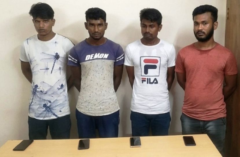 গৃহবধূর বিবস্ত্র ছবি তুলে চাঁদা দাবি, ৪ যুবক গ্রেফতার