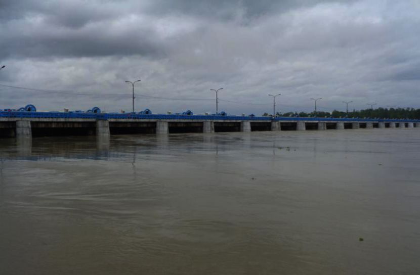 পানি বাড়ছে, খুলেছে তিস্তা ব্যারেজের সব গেট