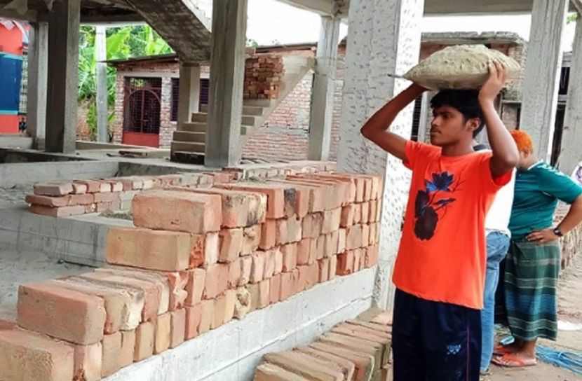 জিপিএ ৫ পেয়েও তপন রাজমিস্ত্রির সহকারী! 