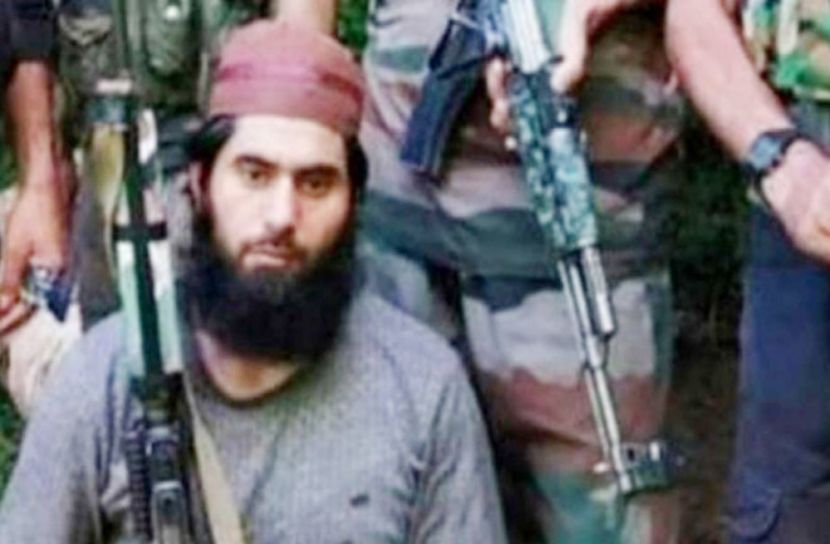 কাশ্মিরে হিজবুল কমান্ডারসহ নিহত ৩