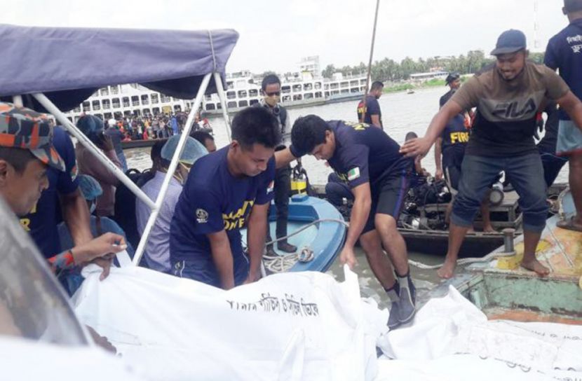 ‘মরদেহ তুলে শেষ করা যাচ্ছে না’- ডুবুরি দল