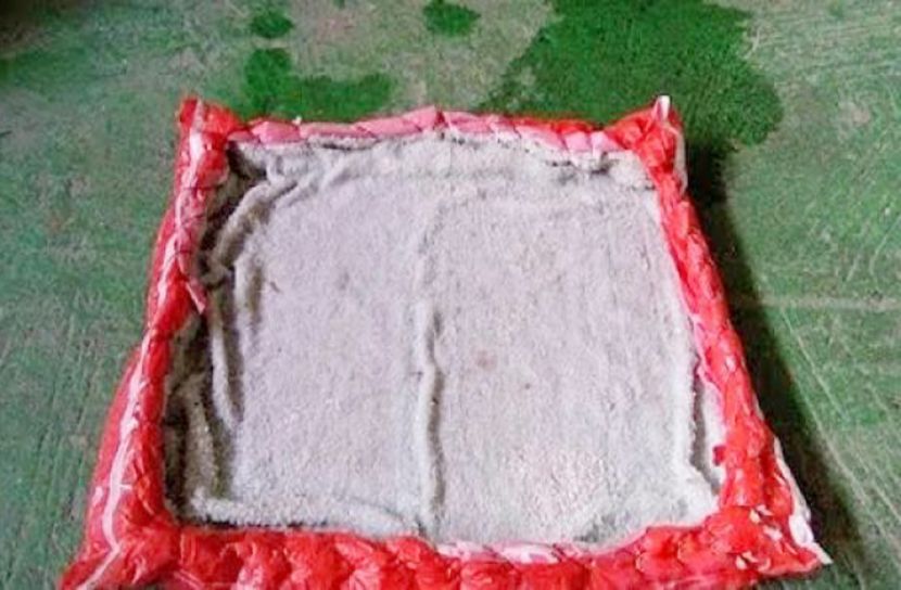 ঘরেই তৈরি করুন করোনা প্রতিরোধী ফুট ম্যাট