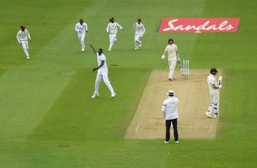 অলআউট ইংল্যান্ড, ব্যাটিংয়ে ওয়েস্ট ইন্ডিজ