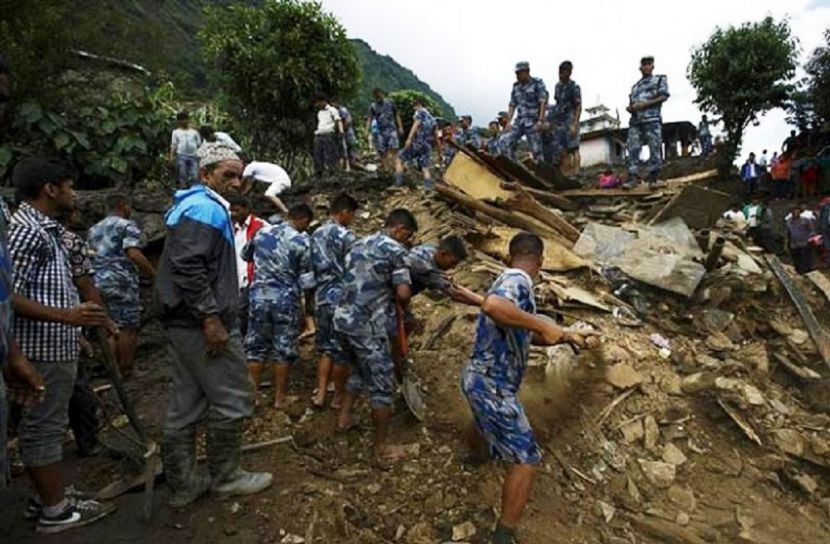 ভূমিধসে নেপালে নিহত ১২