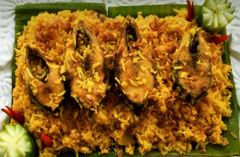 মেঘলা দিনে ইলিশ খিচুড়ির যুগলবন্দী