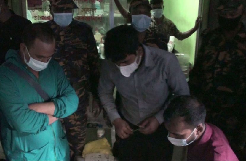 গোপালগঞ্জে অবৈধ ভ্যাকসিন ও রক্ত রাখায় ব্যবসায়ীর জেল-জরিমানা