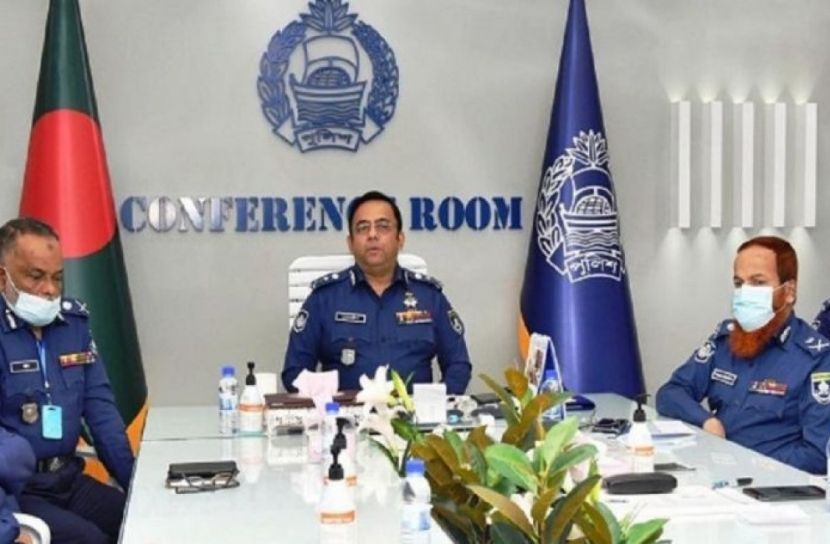 পশুর চামড়া নিয়ে অরাজকতা চলবে না: আইজিপি