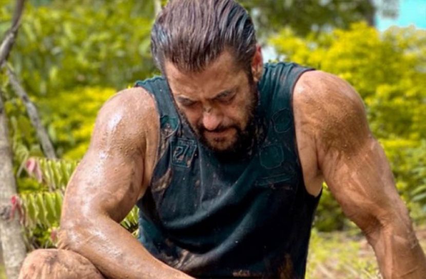 শরীরে কাদা মেখে এবার ট্রোলড সালমান খান