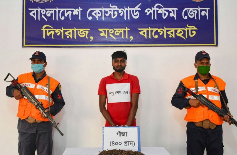 মোংলায় ৪০০ গ্রাম গাঁজাসহ মাদক ব্যবসায়ী  আটক