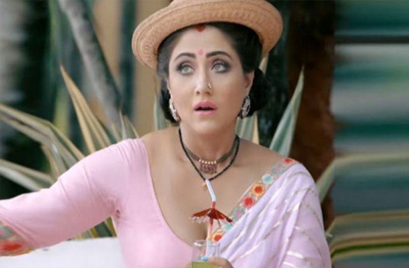 স্বস্তিকাকে ধর্ষণের হুমকিতে আটক ২ জন