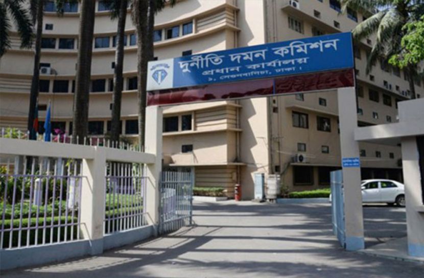 কেন্দ্রীয় ঔষধাগারের তিনজনকে দুদকের জিজ্ঞাসাবাদ