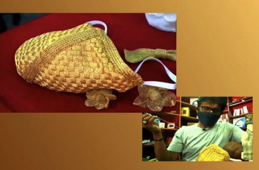 তিন লাখ টাকার স্বর্ণের মাস্ক!