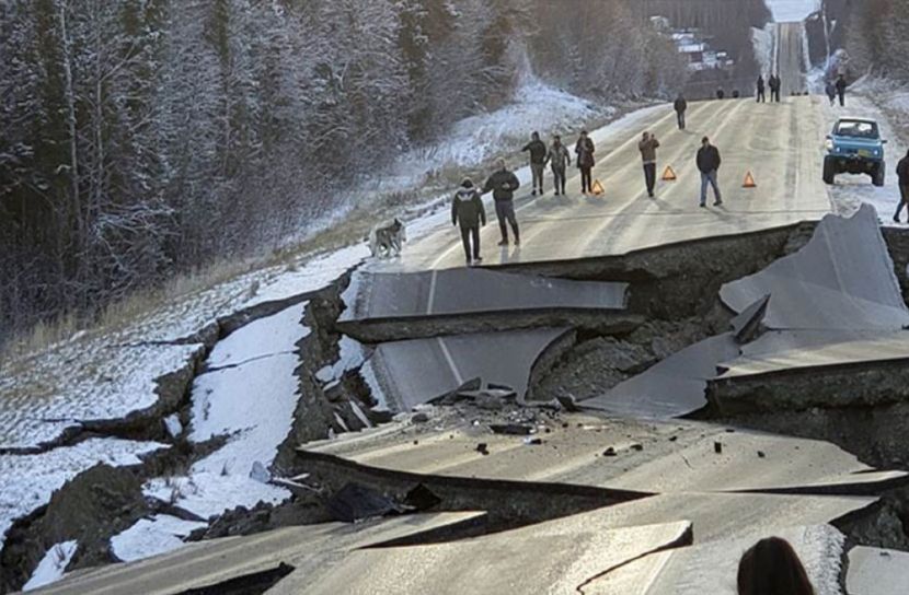 যুক্তরাষ্ট্রে ৭.৮ মাত্রার শক্তিশালী ভূমিকম্প