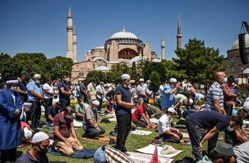 ৮৬ বছর পর আয়া সোফিয়ায় জুমার নামাজ