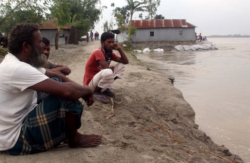 ভাঙনে বিলীন ৫০০ বাড়ি, হুমকিতে যোগাযোগ 