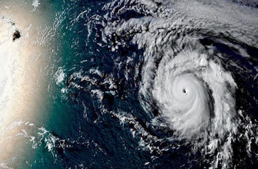 পৃথিবীর সব চেয়ে শক্তিশালী ঘূর্ণিঝড় যুক্তরাষ্ট্রের দিকে