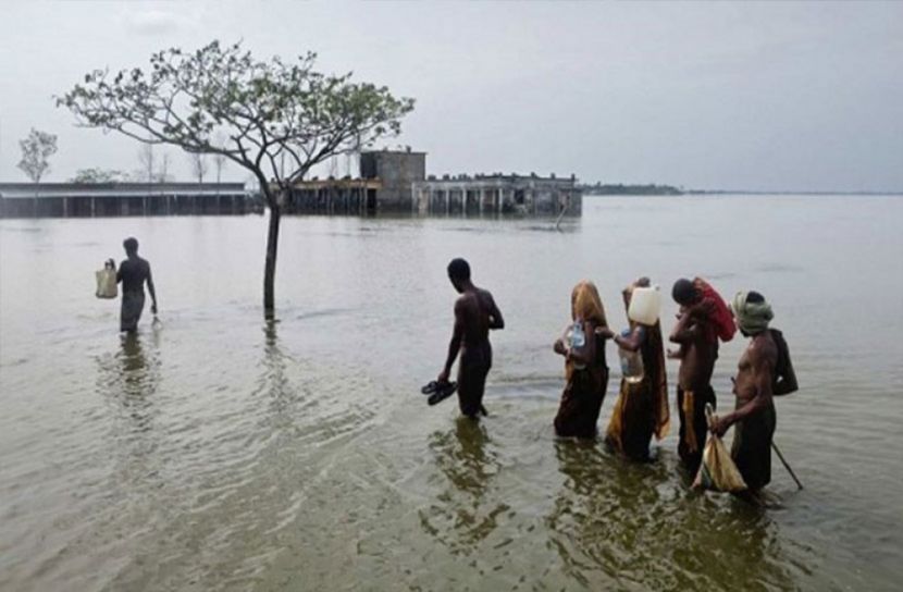 বন্যা দীর্ঘস্থায়ী হওয়ায় বেড়েছে জনদুর্ভোগ