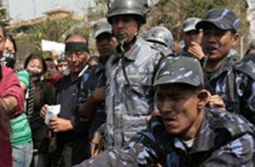 ভারতীয় নারীকে তুলে নিয়ে গেল নেপাল পুলিশ!