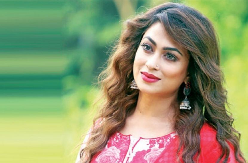 খুলনার বাড়িতে আইসোলেশনে করোনাক্রান্ত চিত্রনায়িকা পপি 