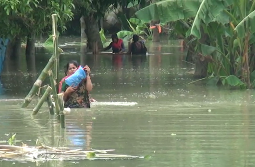 পানির চাপে ঝুঁকির মুখে ফরিদপুর শহররক্ষা বাঁধ